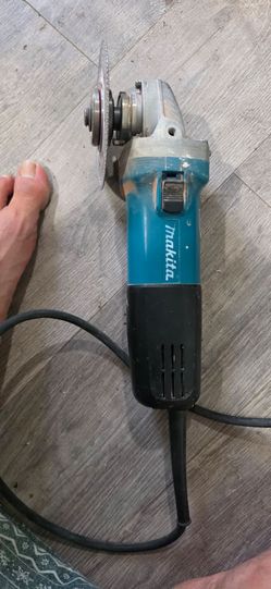 Makita grinder