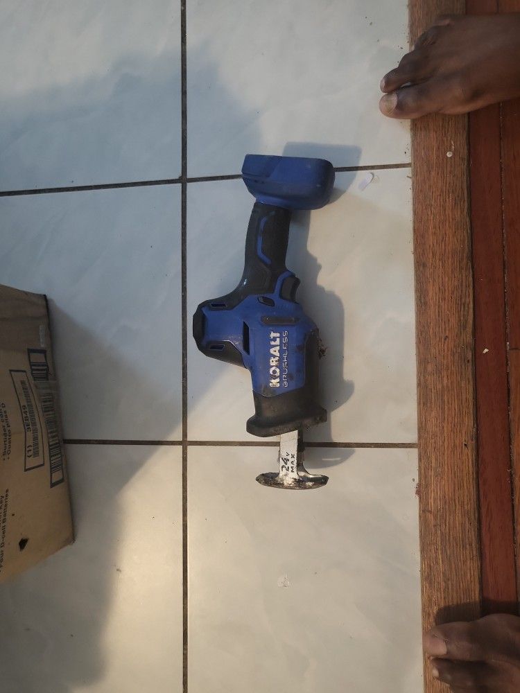 Kobalt Battery Operated 24v Brushless Saw