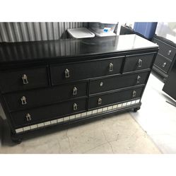 Sofia Vergara Dresser black with felth Drawers