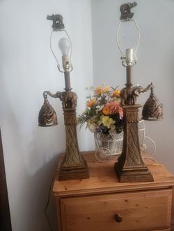 Dillian Table Lamp (Set of 2)
Signature Design by Ashley