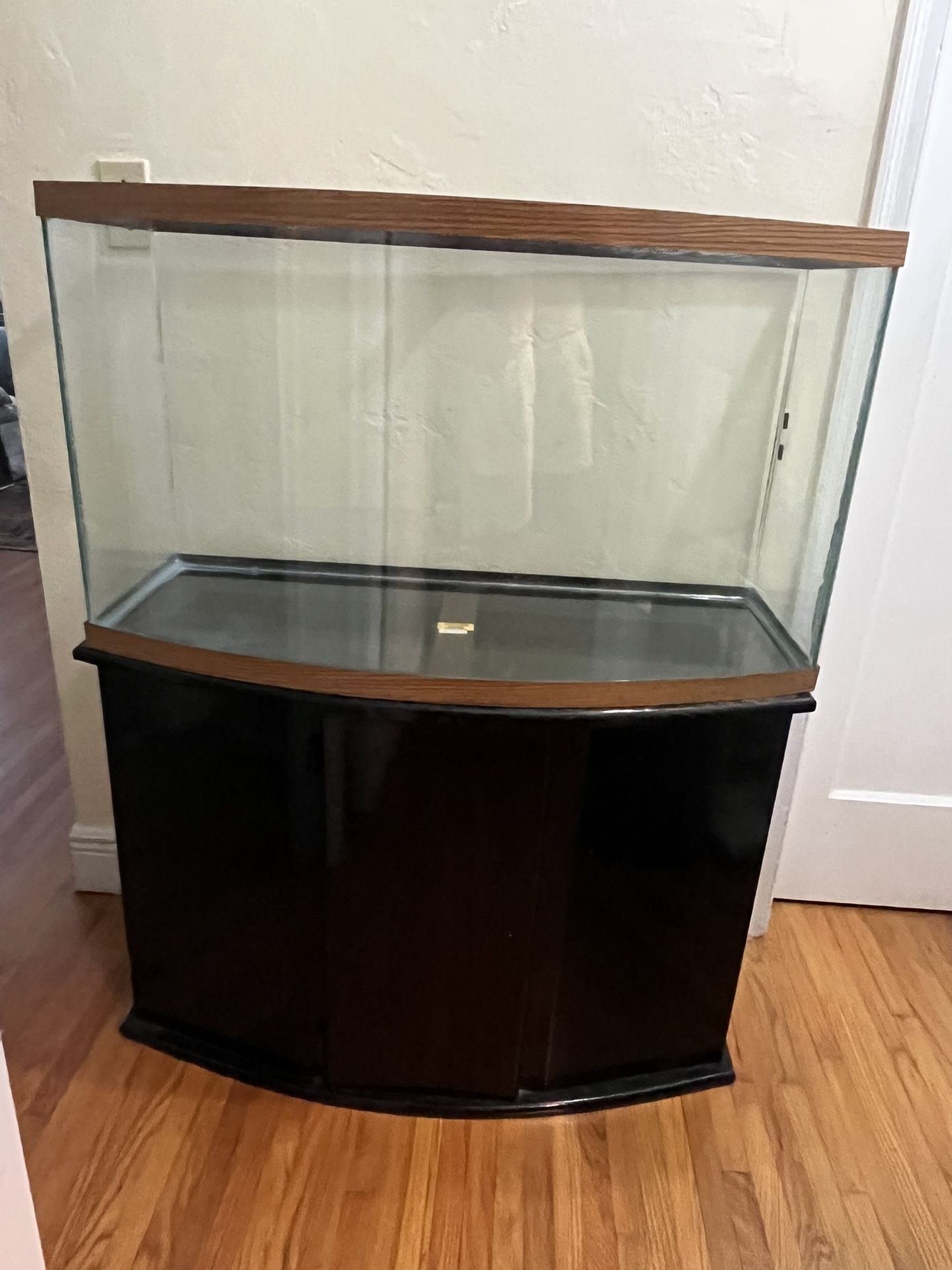 50 gallon bow front fish tank / aquarium
