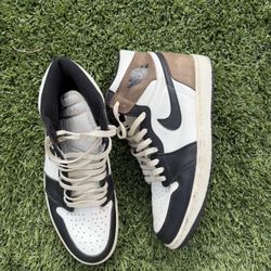 Nike Jordan 1 Mocha Highs 