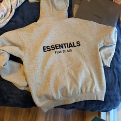 Essential Hoodie / Tee shirt 