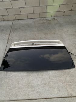 Escalade Rear Glass And Wing