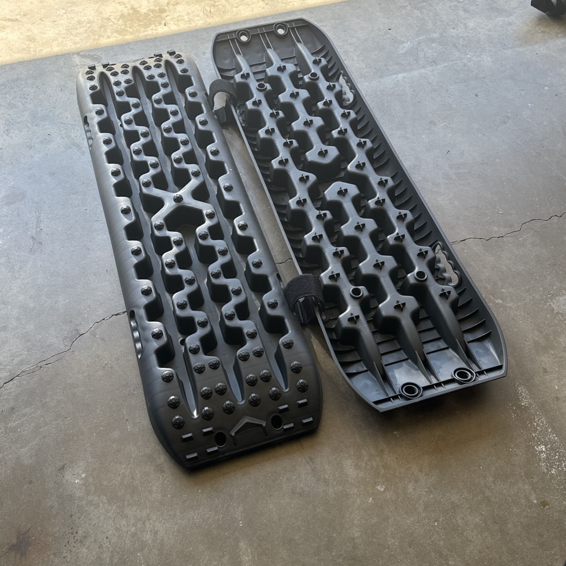 Make Offer! X-BULL New Recovery Traction Tracks Sand Mud Snow Track Tire Ladder 4WD (Black,3gen)