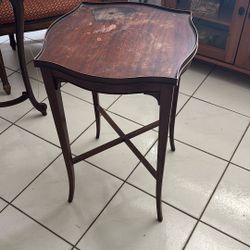 Grand Rapids Mahogany End Table Need To Refinishing Antique Between 1930S And 1950S