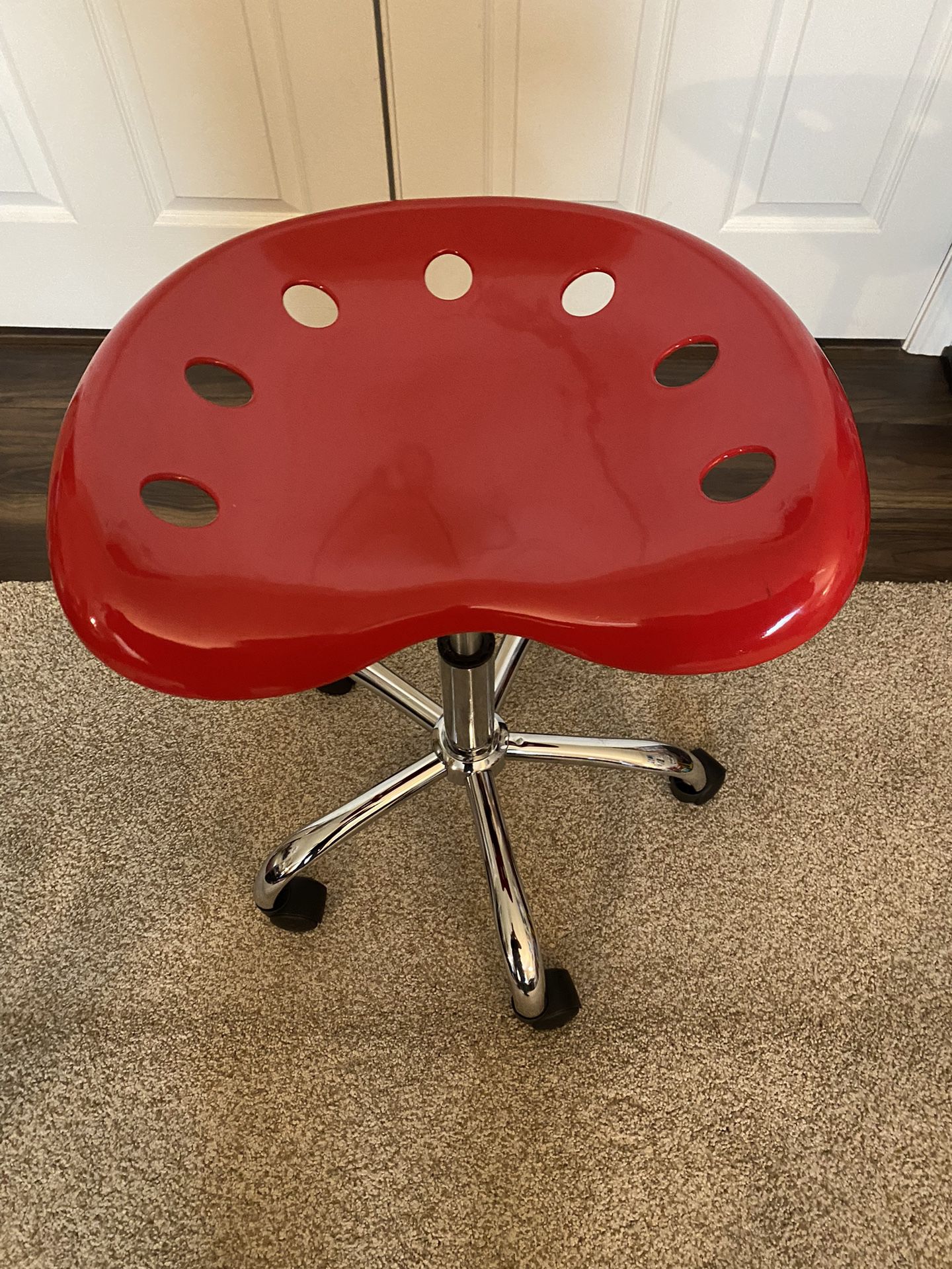 NEW TRACTOR SEAT ROLLING STOOL 