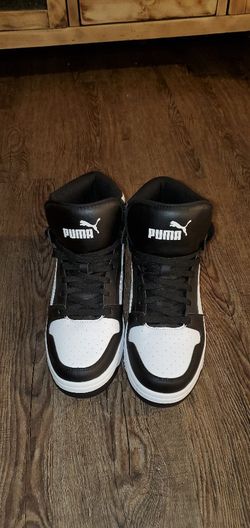 Mens PUMAS SIZE 11