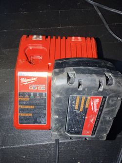 Milwaukee M18/M12 Multi-Voltage Charger + M18 RedLithium XC5.0 Battery