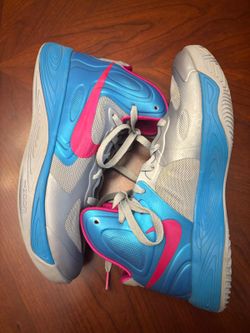 NIKE Hyperfuse ZOOM Size 7.5