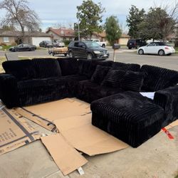 Sectional Couches 