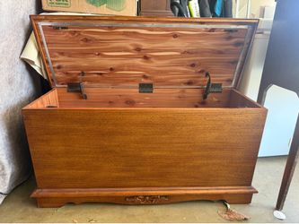 Chest - cedar lining.