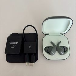 Beats Fit Pro w/ Charger 