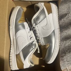Nike Dunks 