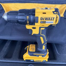 DeWalt 20V Brushless Drill + Batería 2Ah – $105
