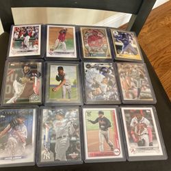12 MLB Baseball Cards With Case And Sleeve