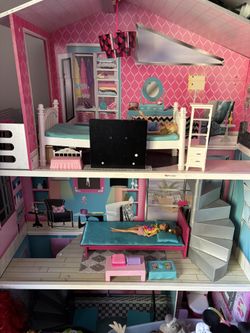 American Girl Doll House And Furniture