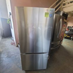 Refrigerator Midea