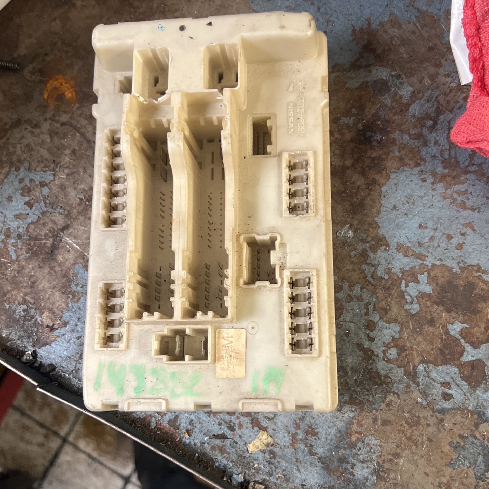 Body control module Nissan