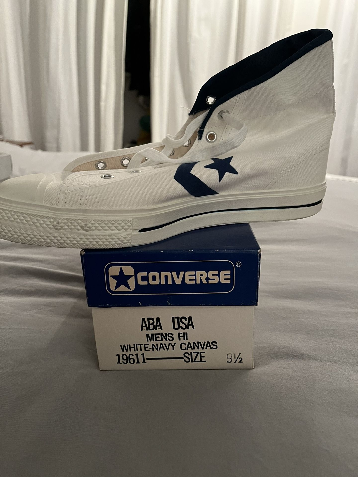 Men’s Converse Size 9-1/2