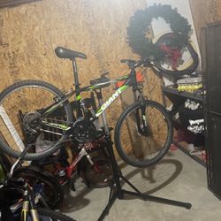 26 Inch Men’s Mountain Bike Giant Revel