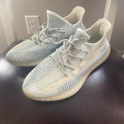 Yeezy 350 boost (Cloud White)