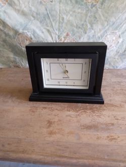 Black Quartz Desk Clock With Picture Frame Thumbnail