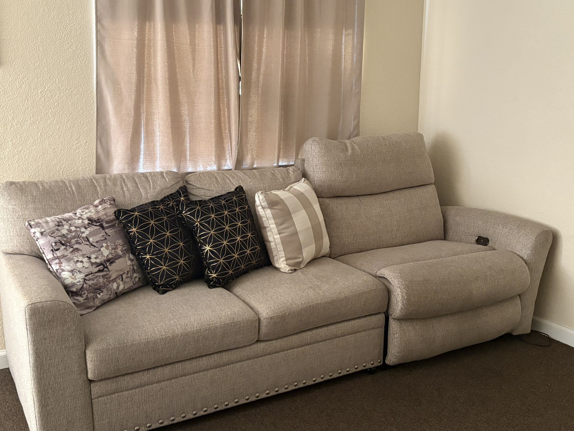 Couch Plus Recliner Chair That Come USB Charger