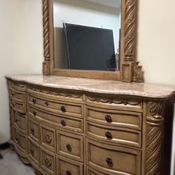 Dresser with mirror 