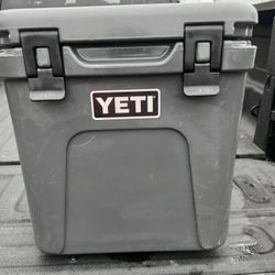 Yeti 24 Roadie Hard Cooler 