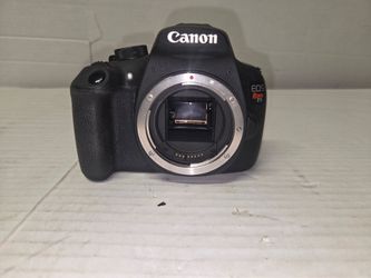Canon eos rebel t5  with 2 battery