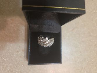 14 k White Gold Ring.  Weight is 8 grams