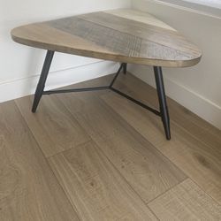 Living Spaces Side Tables Or Coffee Table Stack. Great Condition. 