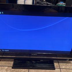 Sony Bravia 32 Inch With Controller 