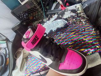 Pink n black n white