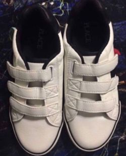 New: Quality Boys / Kids White Sneakers with Velcro. Size 2 Youth 