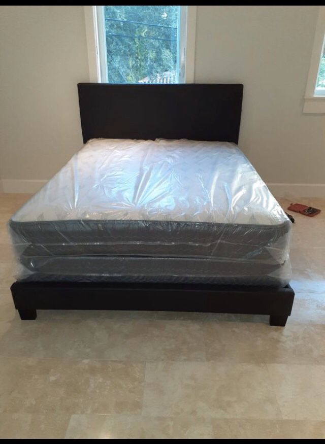 BED,MATTRESS AND BOX SPRING BRAND NEW!