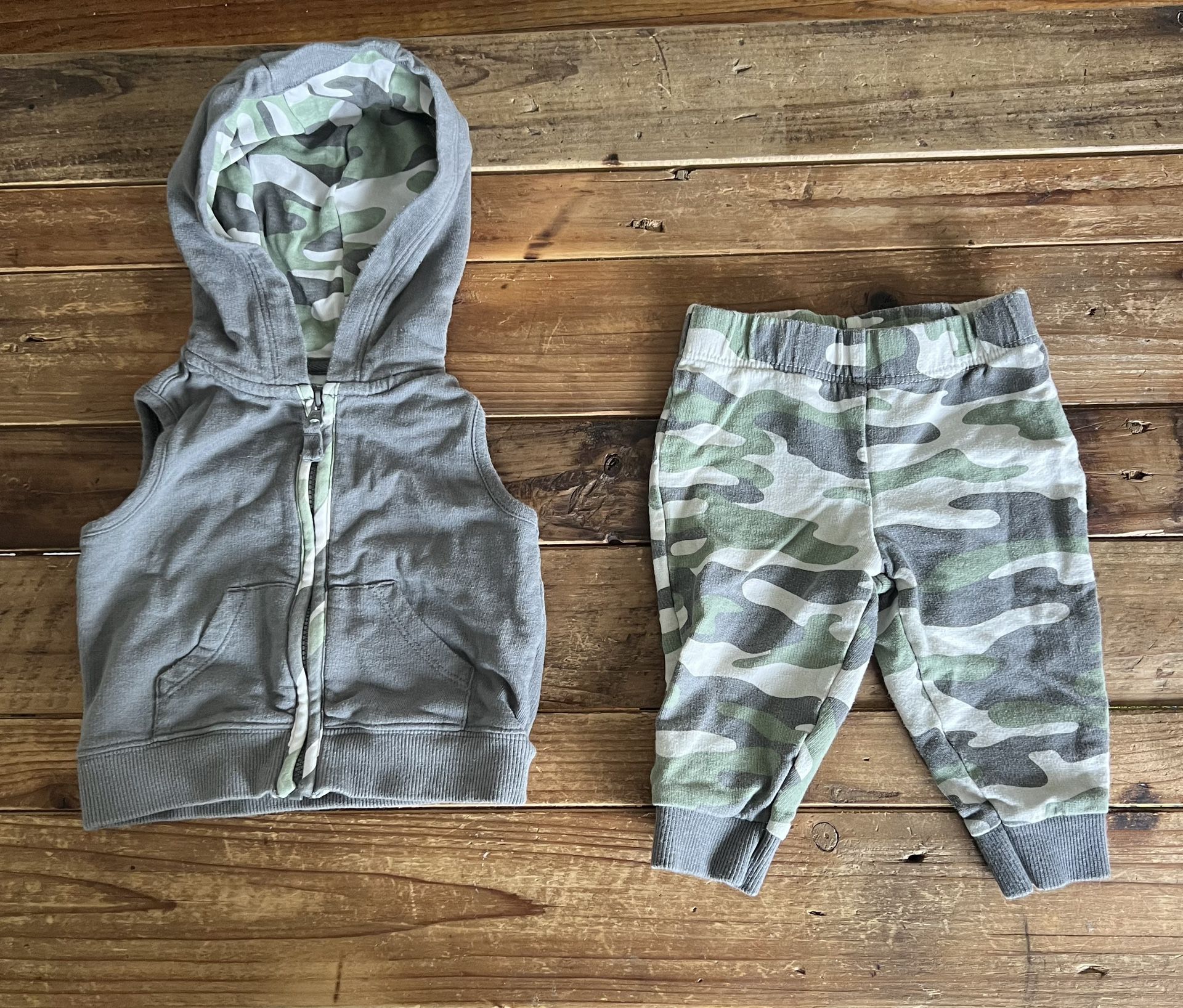 Carter’s Grey & Camo Sleeveless Hooded Sweatsuit baby boy/girl cotton Outfit 6m