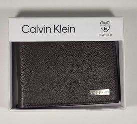 vin Klein Men’s Leather Wallet – RFID Protection