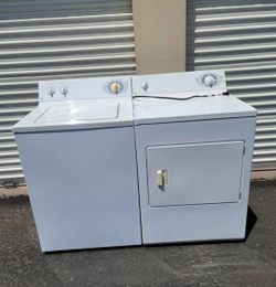 GE Washer And Dryer Set / Gas Dryer