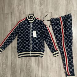 New gucci track suit Size Medium 