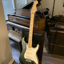 2013 Fender Stratocaster - 2013 Metallic Jade Pearl