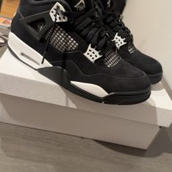 Jordan 4 White Thunders