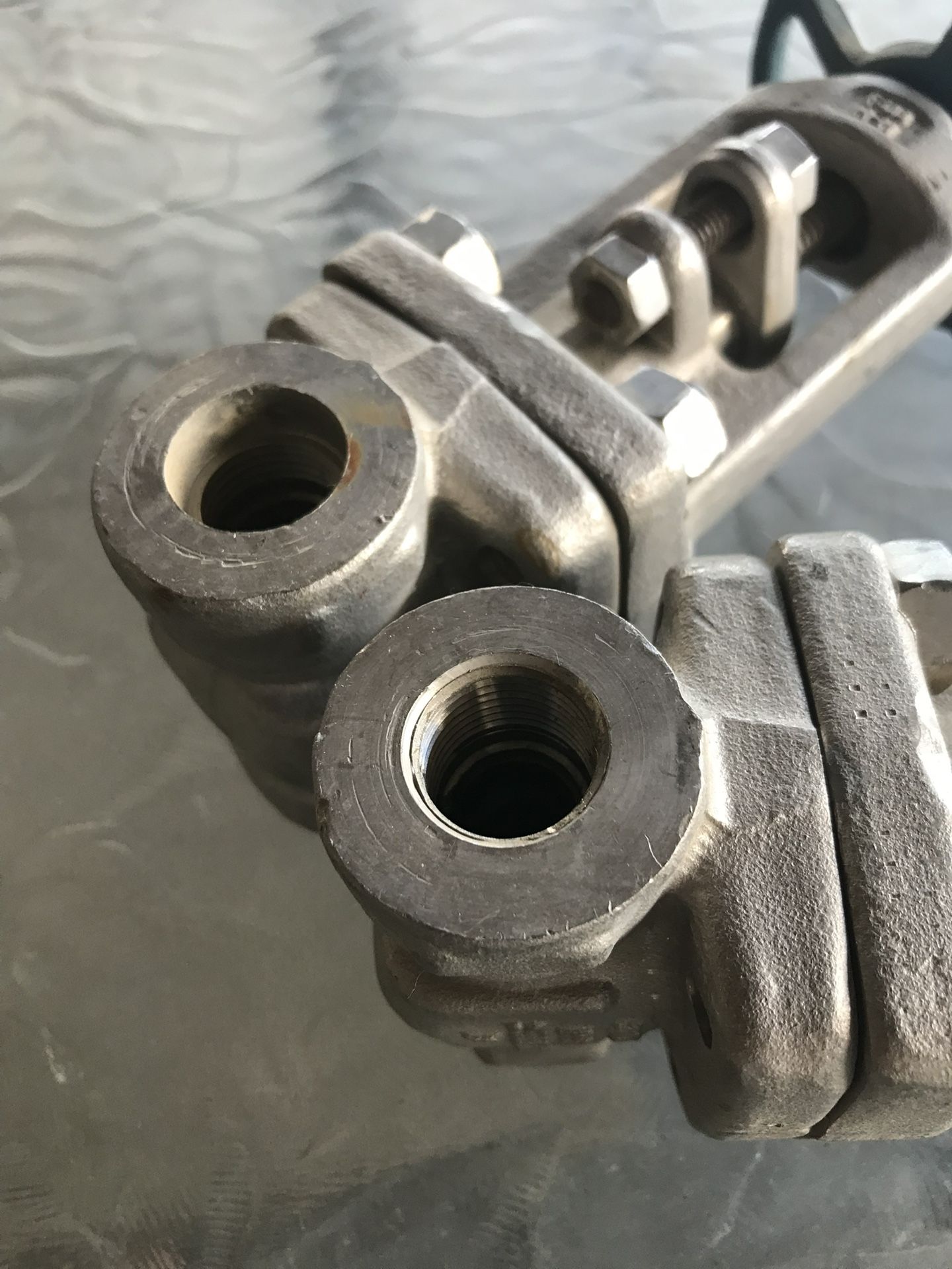 Velan 1/2” 800# Gate Valve Threaded Socket Weld