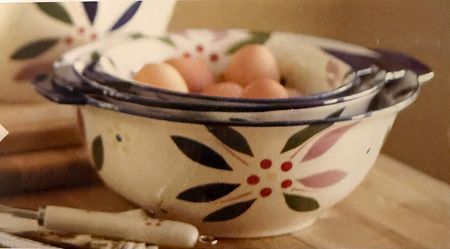 2 Temp-Tations Ceramic Bowls