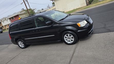 2012 Chrysler town country