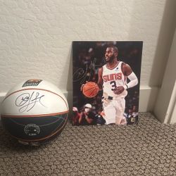 Chris paul signed mini ball and picture 