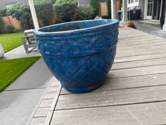 2 ceramic pots (medium and large sizes)