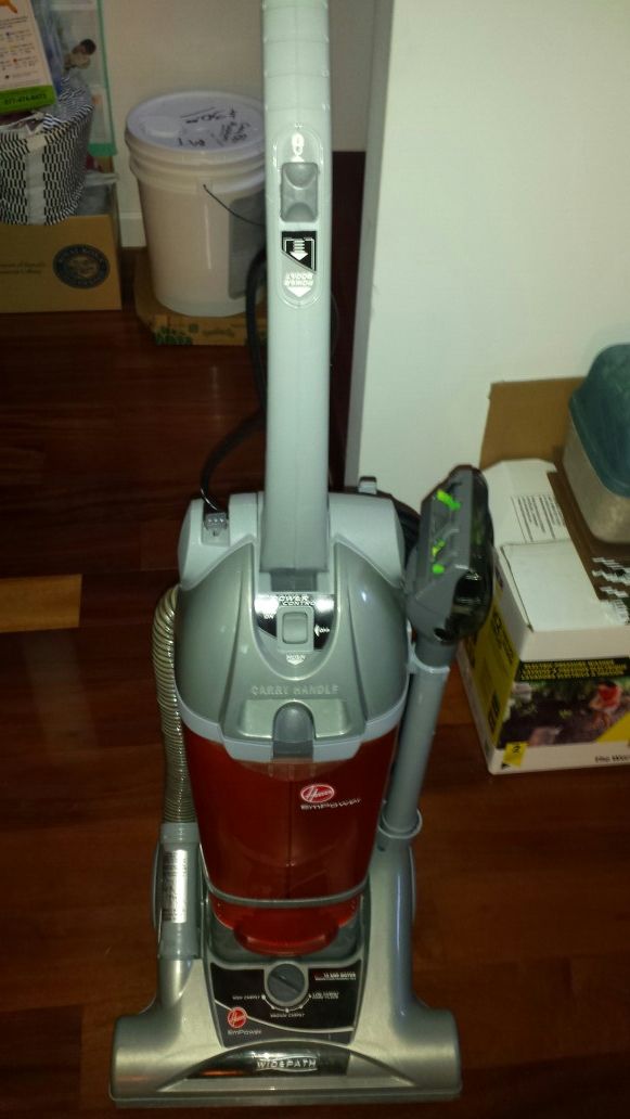 Hoover Empower vacuum