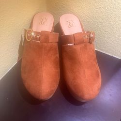 NY&C Rust Faux Suede Platform Clog Mules Women's 7 Chunky Heel Buckle
